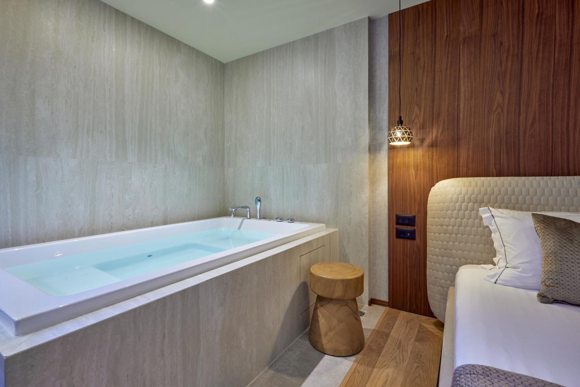 Vlorë Valis Luxury Hotel מראה חיצוני תמונה