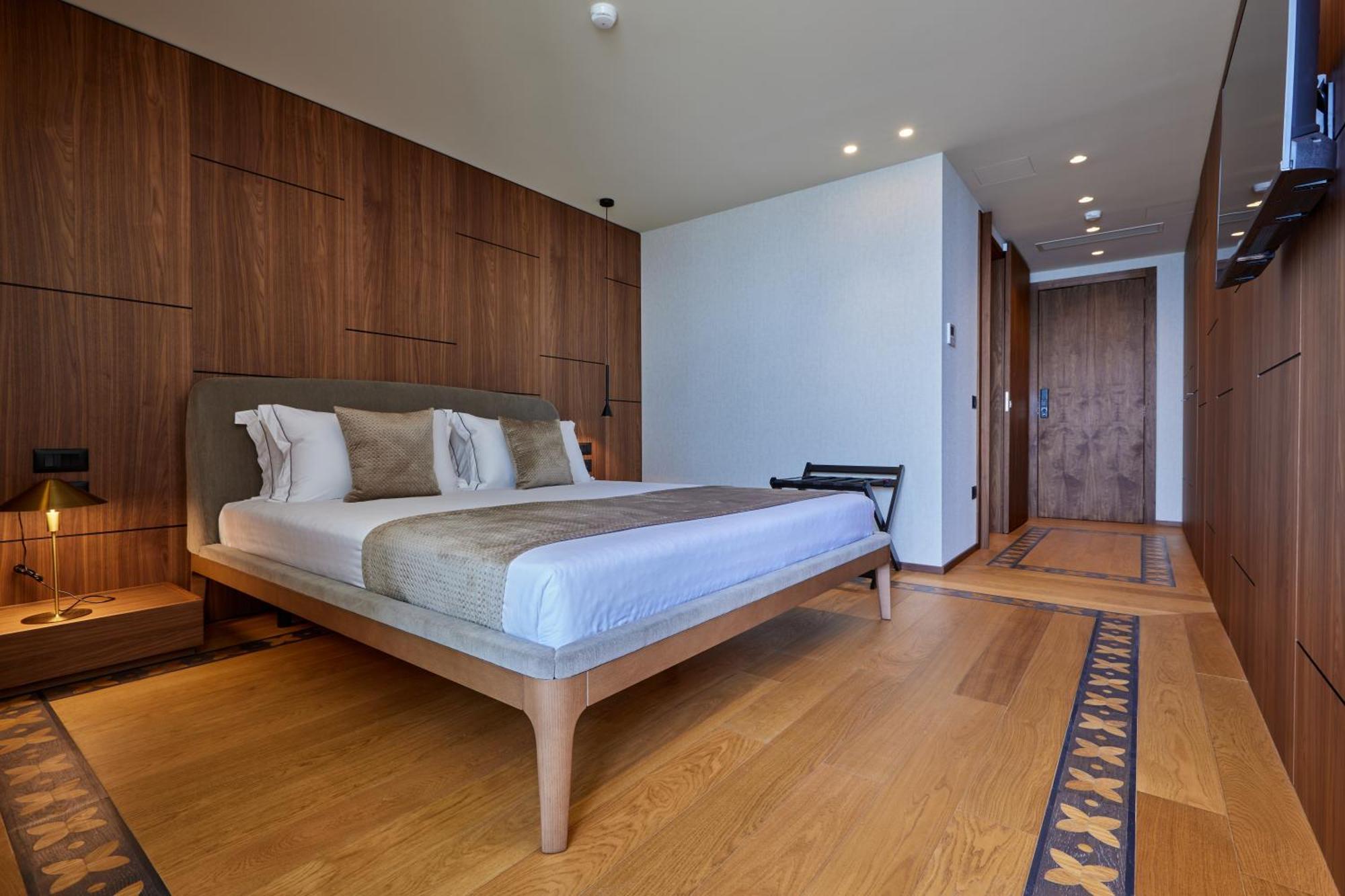 Vlorë Valis Luxury Hotel מראה חיצוני תמונה