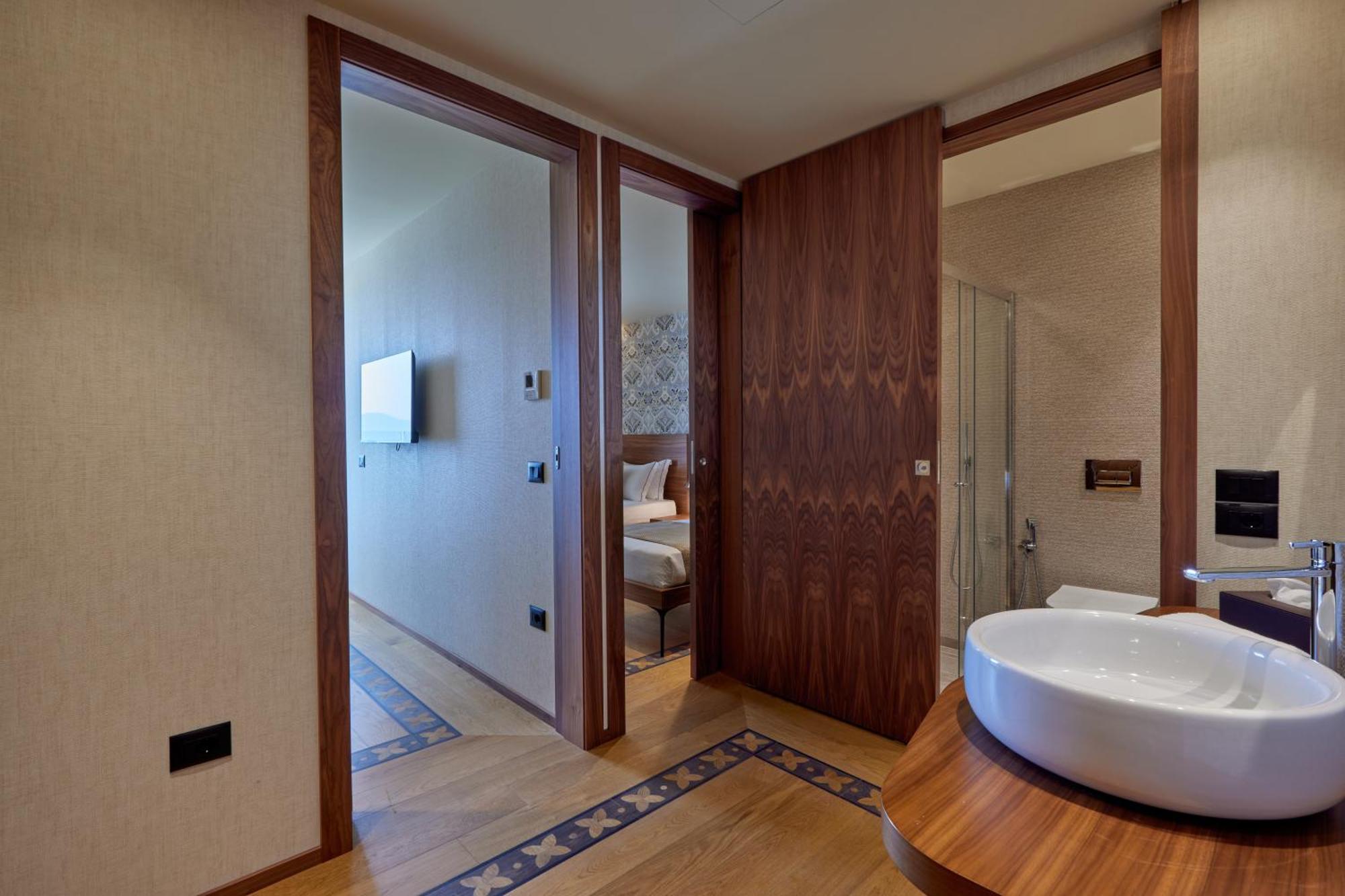 Vlorë Valis Luxury Hotel מראה חיצוני תמונה