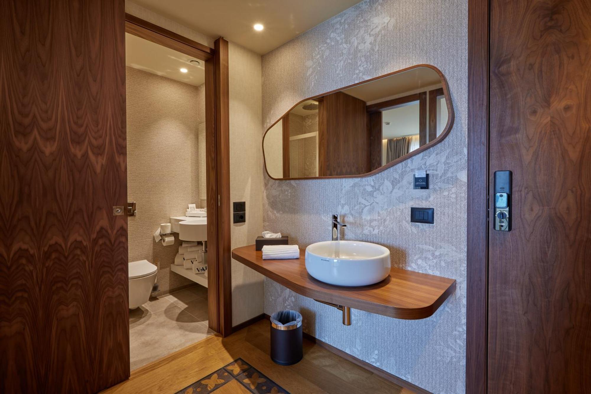Vlorë Valis Luxury Hotel מראה חיצוני תמונה