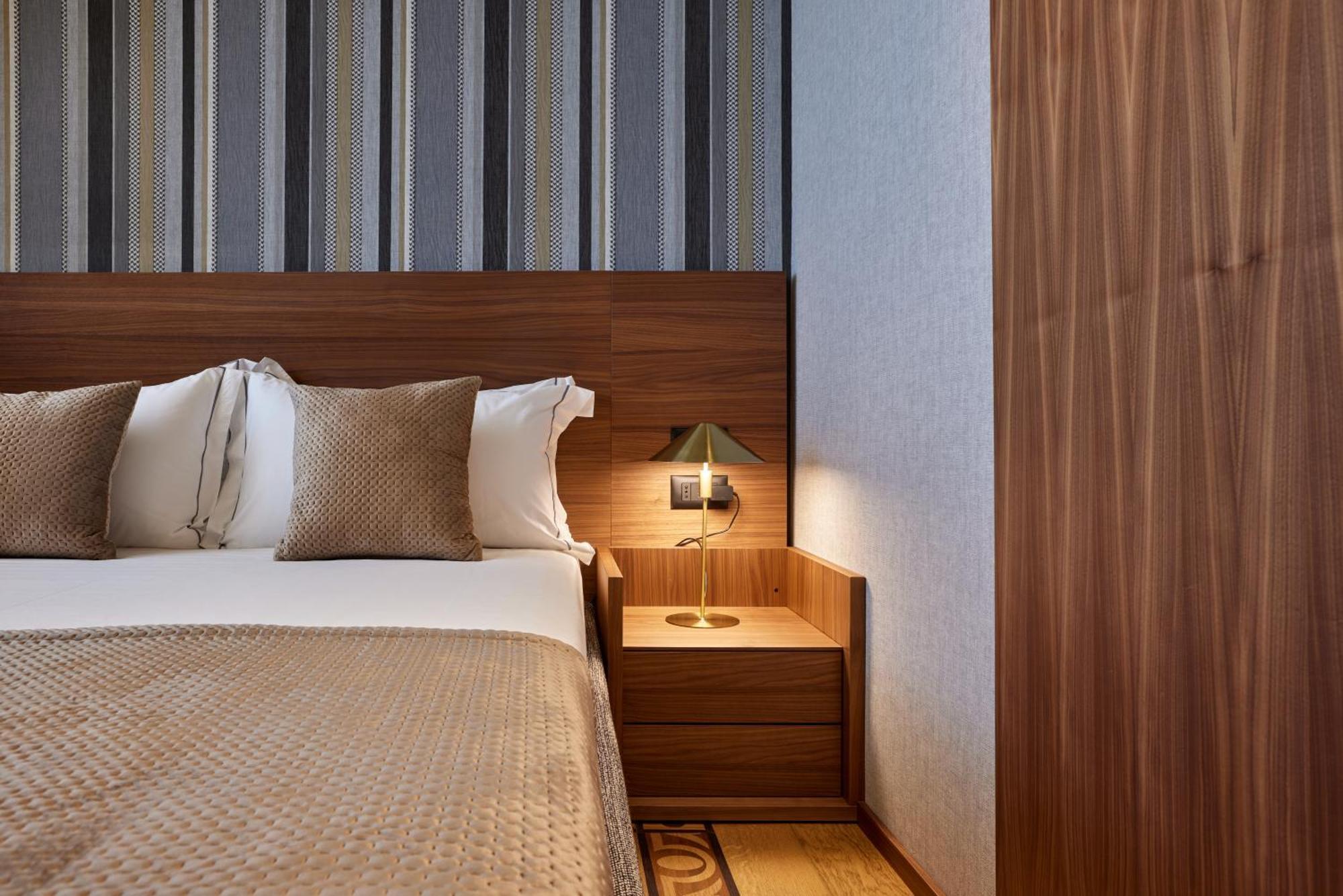 Vlorë Valis Luxury Hotel מראה חיצוני תמונה