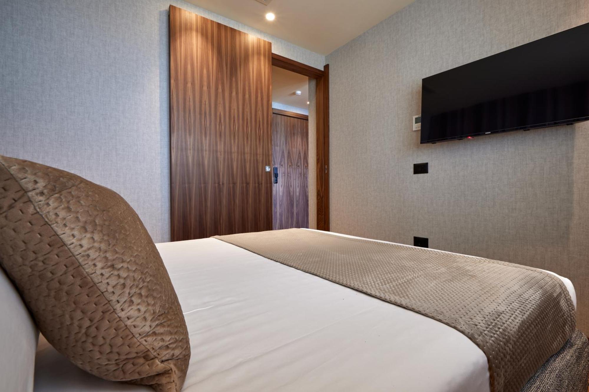 Vlorë Valis Luxury Hotel מראה חיצוני תמונה