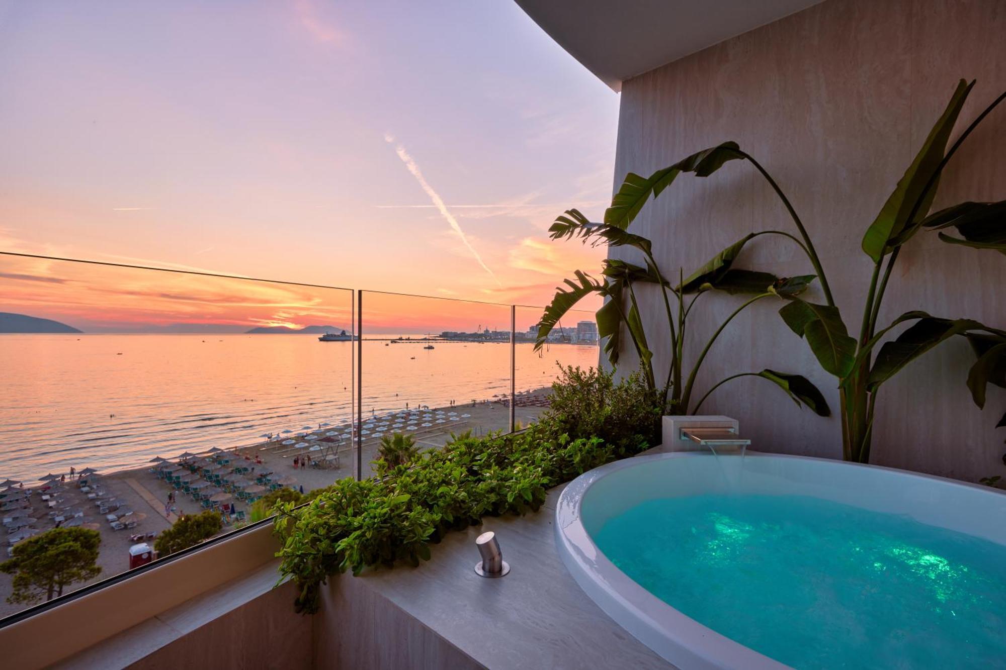 Vlorë Valis Luxury Hotel מראה חיצוני תמונה