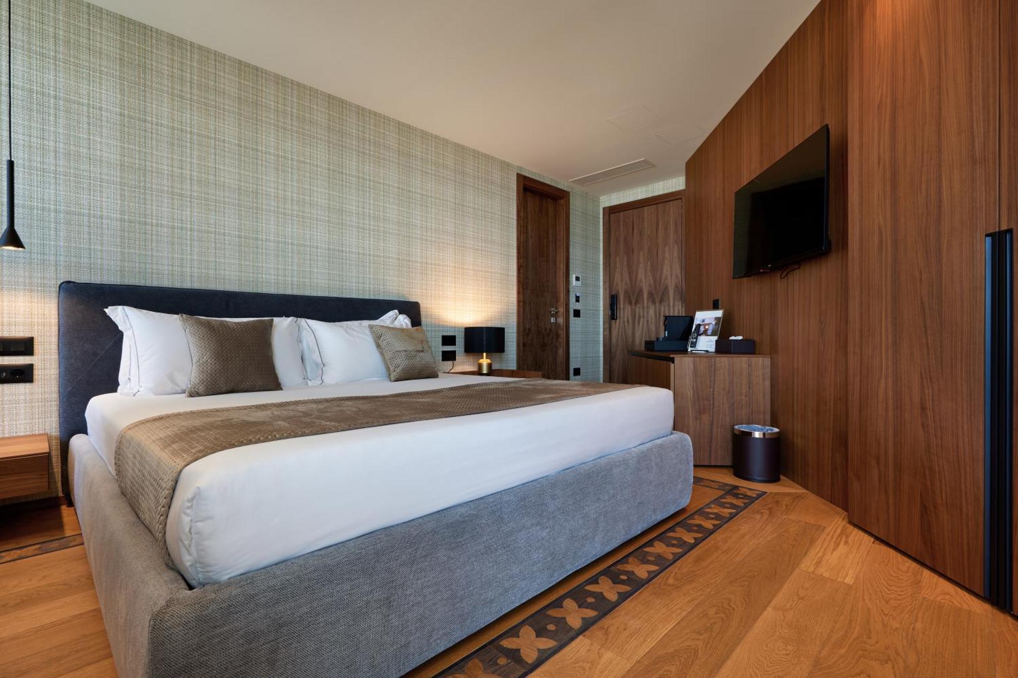 Vlorë Valis Luxury Hotel מראה חיצוני תמונה