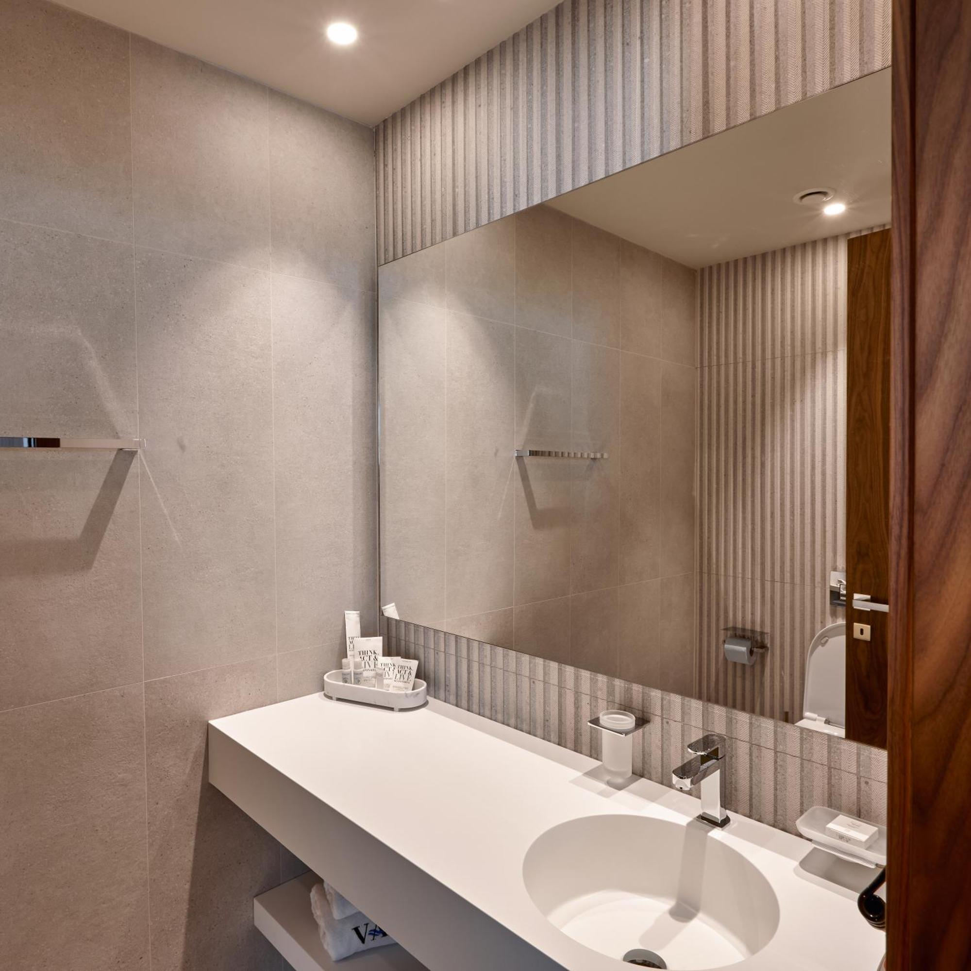 Vlorë Valis Luxury Hotel מראה חיצוני תמונה