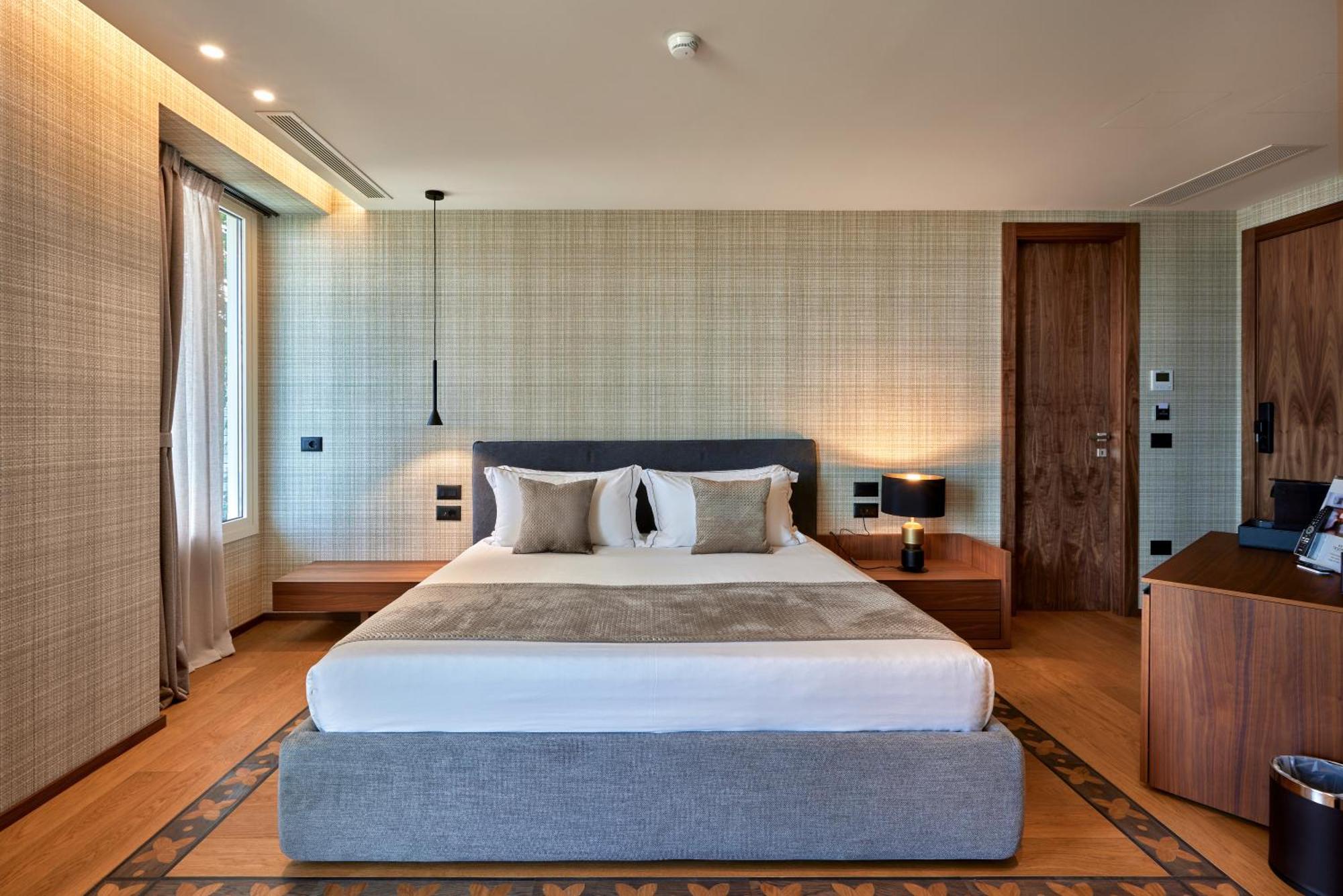 Vlorë Valis Luxury Hotel מראה חיצוני תמונה