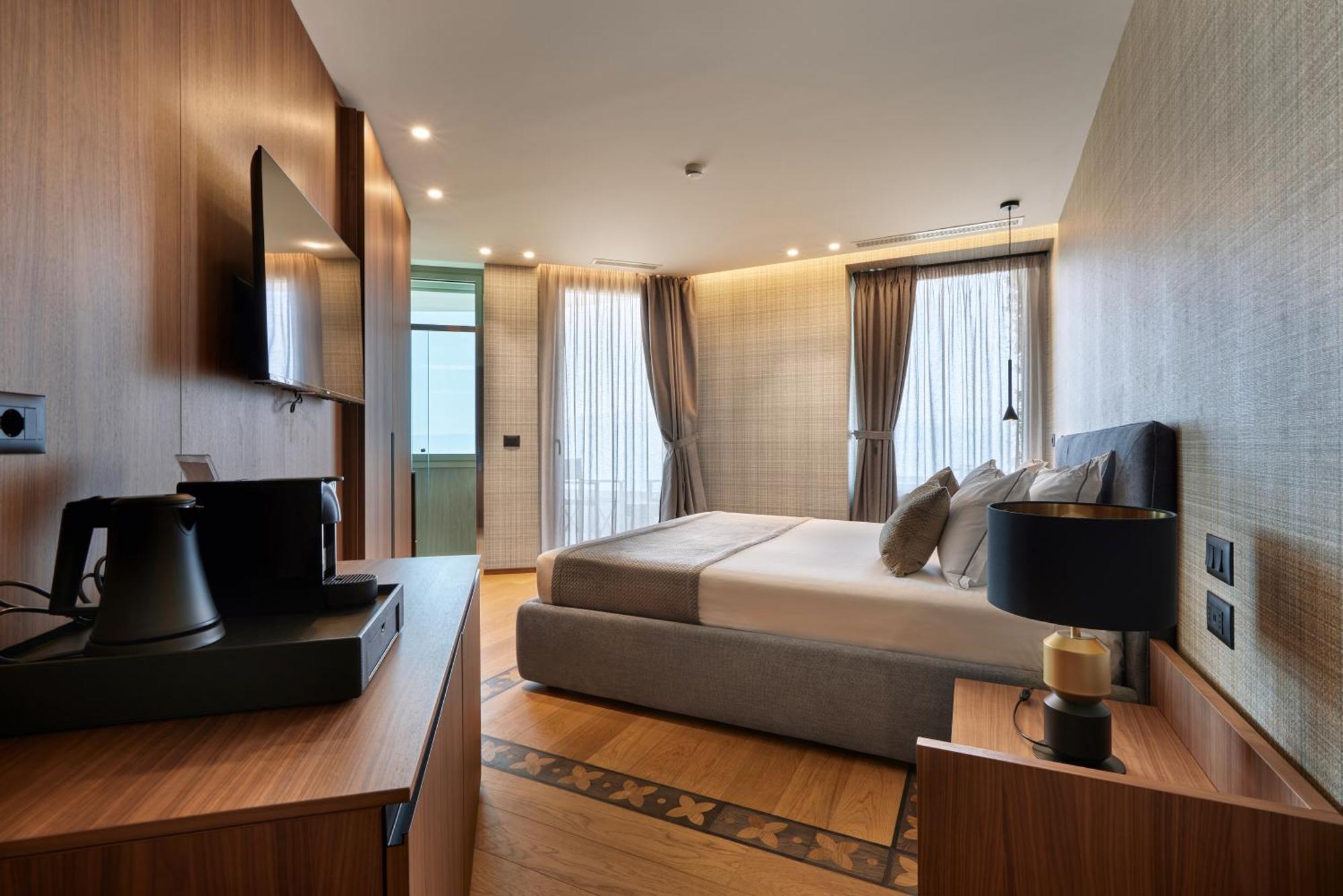 Vlorë Valis Luxury Hotel מראה חיצוני תמונה